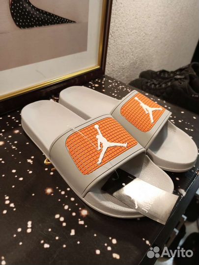 Сланцы Nike Jordan серые