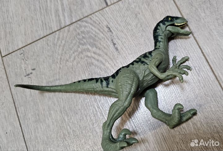 Велоцираптор jurassic world