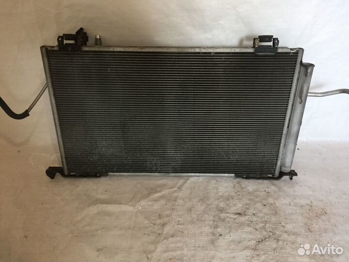 Радиатор кондиционера Тойота Авенсис
