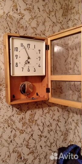 Часы с маятником Янтарь СССР