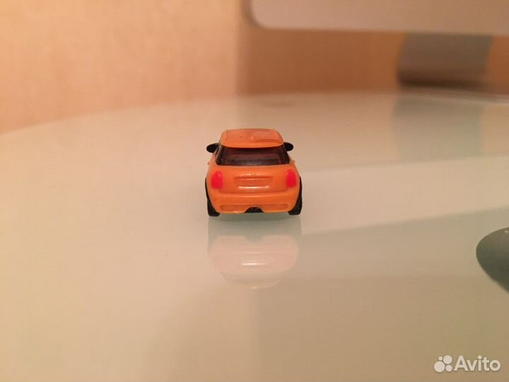Модель Mini Cooper SD 214 Kinder Surprise 2015