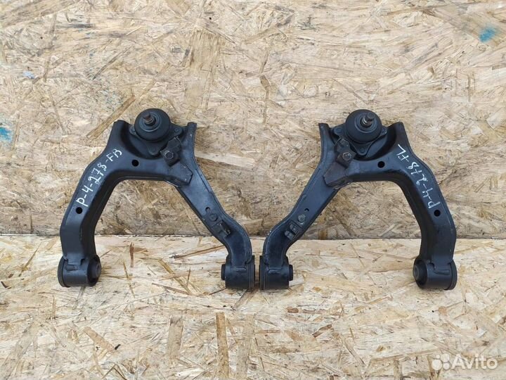 Рычаг Mitsubishi Pajero 4 передний верхний