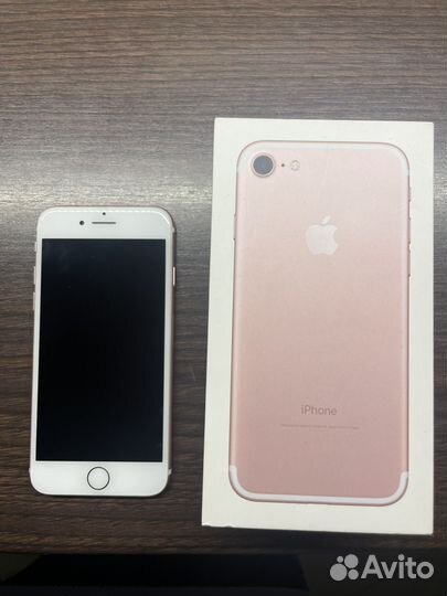 Телефон iPhone 7