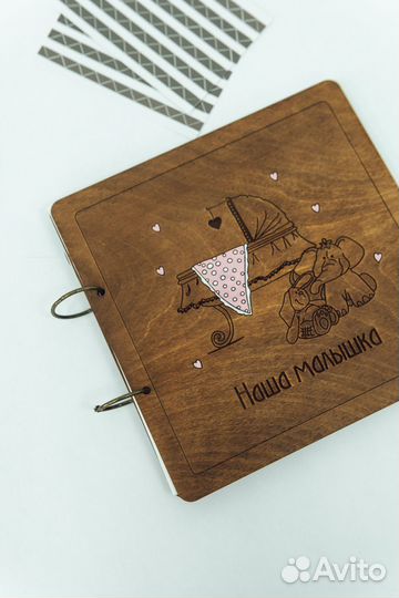 Фотоальбом с деревянной обложкой