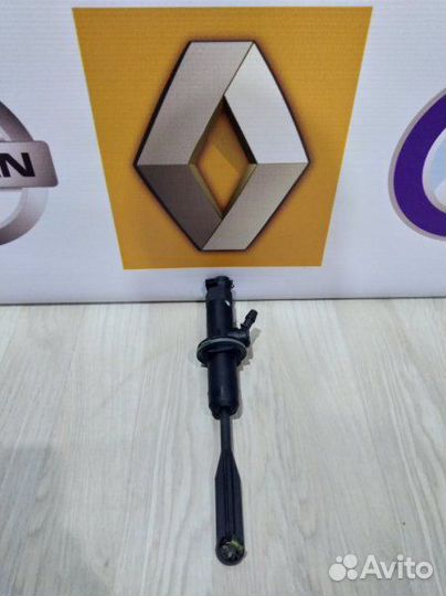 Главный цилиндр сцепления гцс Renault sandero