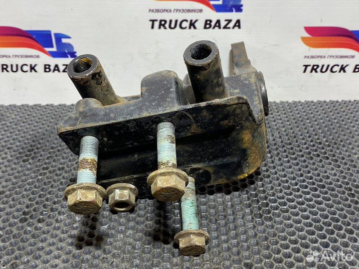 Кронштейн торсиона кабины правый