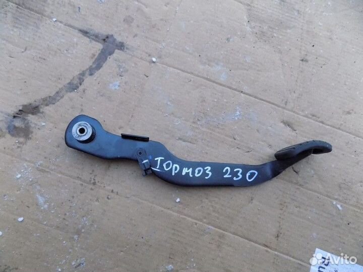 Педаль тормоза Sandero 2014