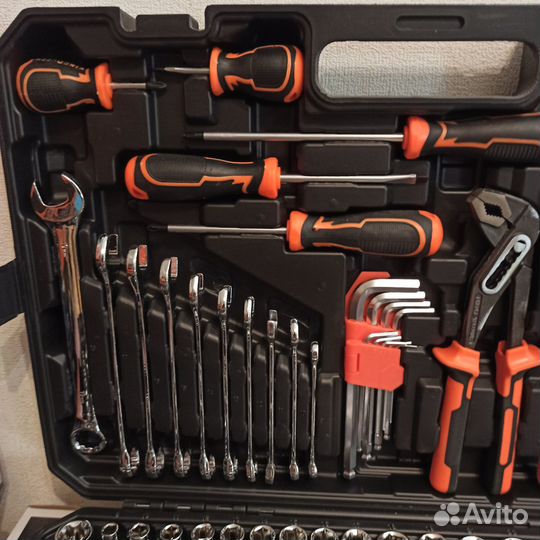 Набор инструментов 142