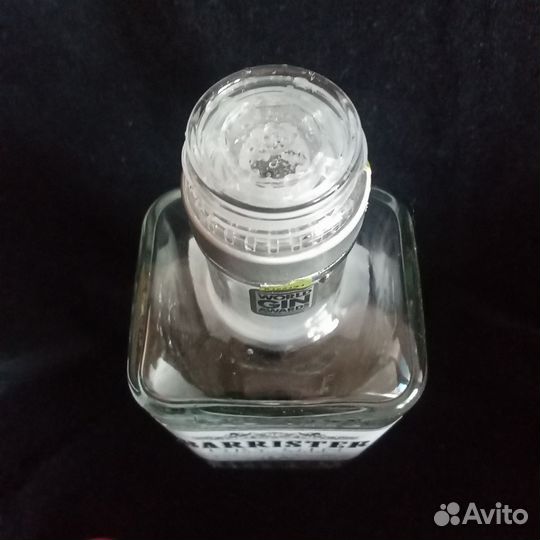 Бутылка от джина, коньяка