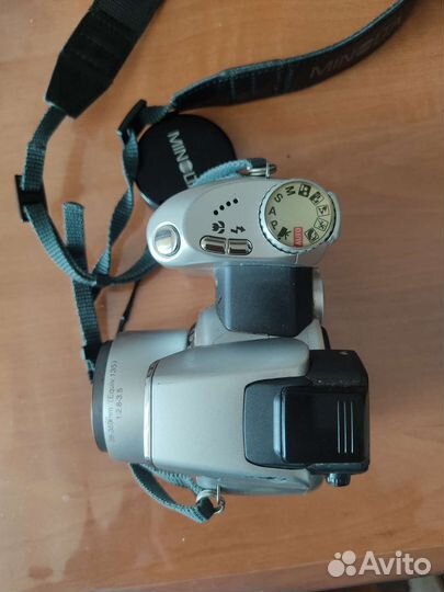 Компактный фотоаппарат Konica Minolta dimage z1