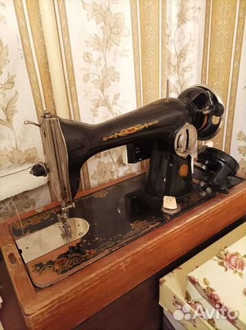 Ручная швейная машинка СССР