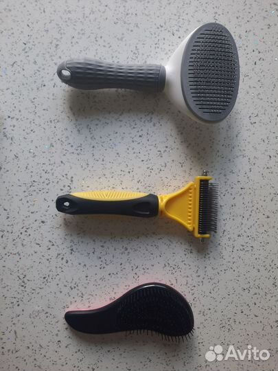 Ошейники, шлейки, поводки, чесалки для собаки