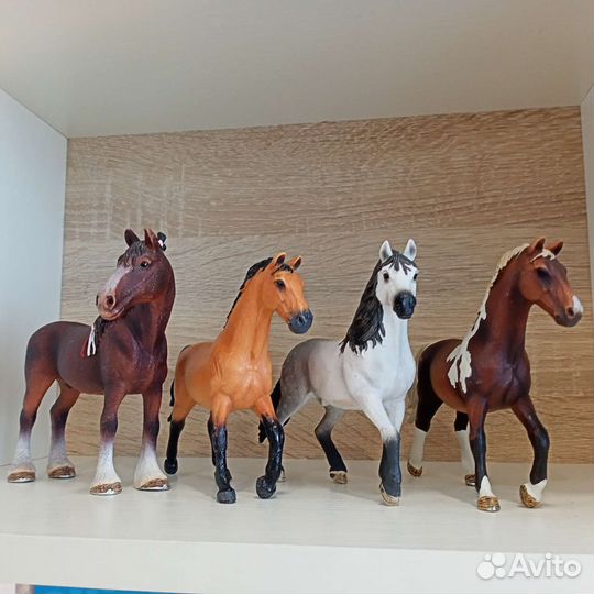 Фигурки лошадей schleich