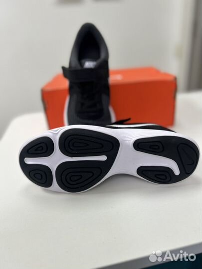 Кроссовки nike Revolution детские
