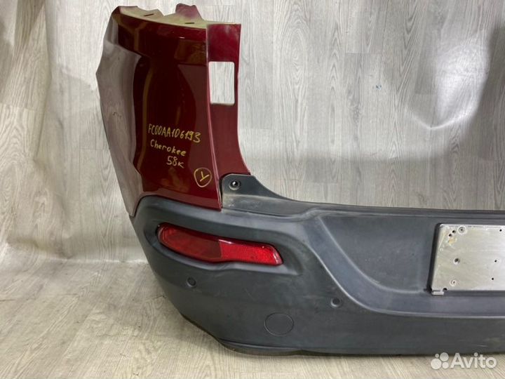 Бампер зад. jeep cherokee