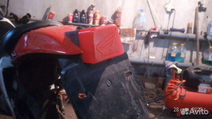 Фонарь задний стопсигнал габарит honda CRM 80