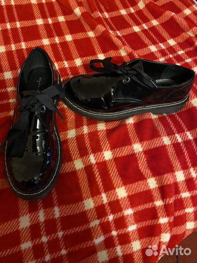 Туфли (полуботинки)лак. женские, р 40, цвет черный