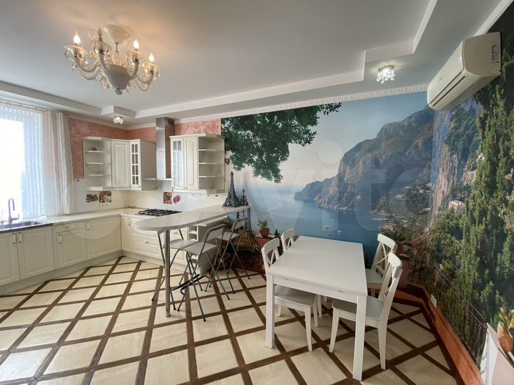 Коттедж 320 м² на участке 15 сот.