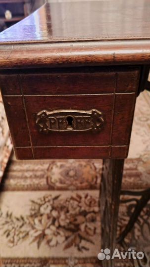 Раритетная швейная машинка