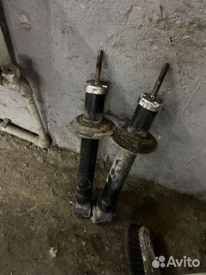 Стойки для авто