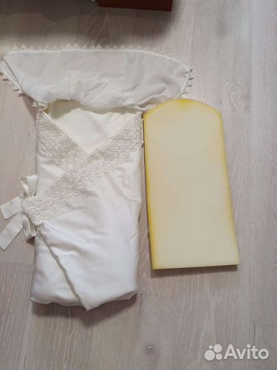 Летний конверт и костюмчик на выписку для девочки