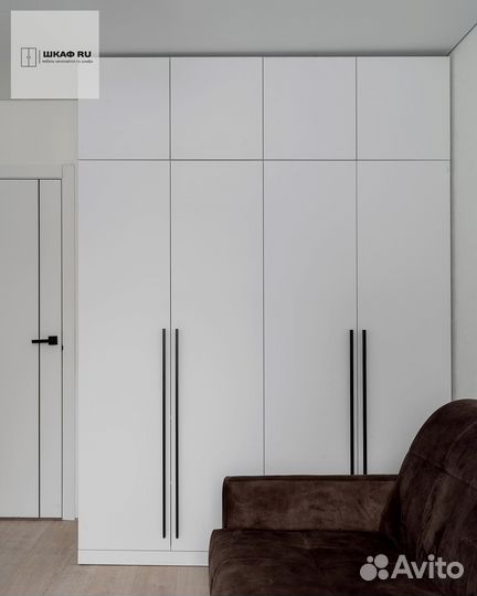 Шкаф распашной с фрезеровкой