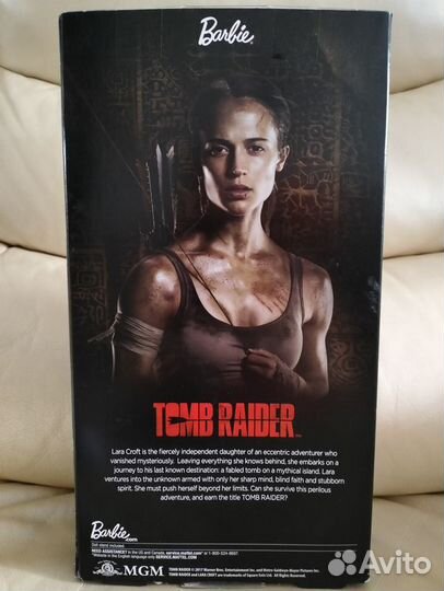 Коробка и аксессуары куклы Барби Tomb Raider