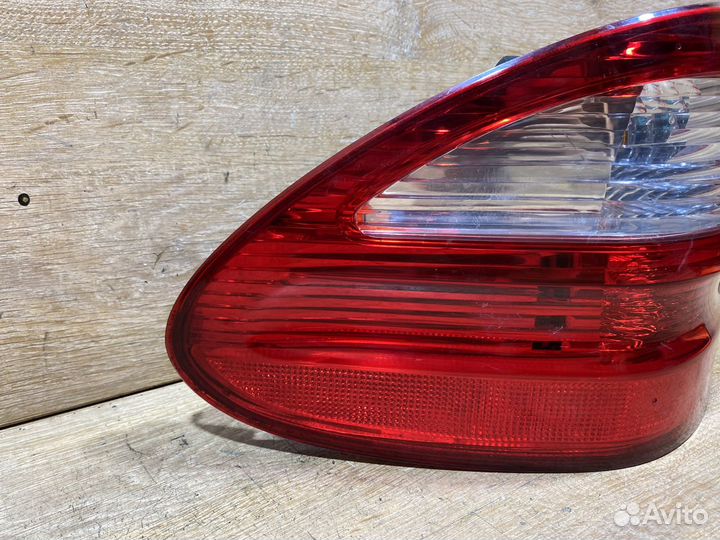 Фонарь левый Mercedes W211 универсал Арт. 111055