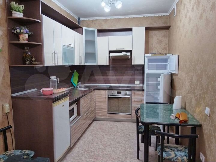 2-к. квартира, 42 м², 3/3 эт.