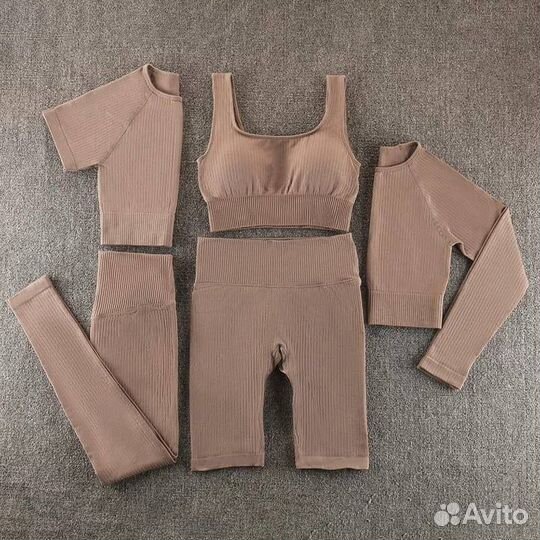 Женский костюм для фитнеса