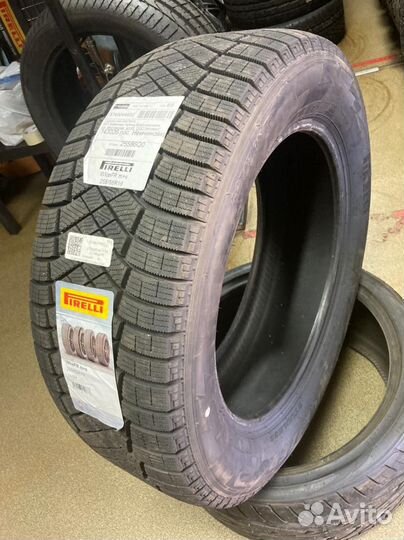 Pirelli Ice Zero FR 245/40 R18 98T