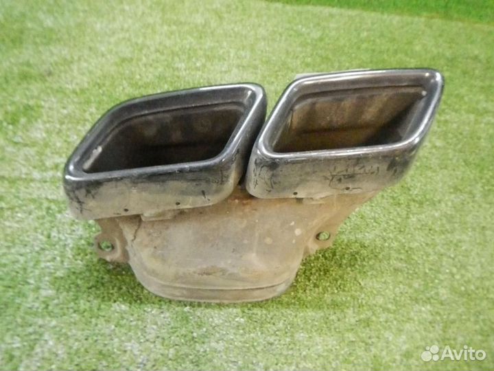 Насадка глушителя левая Mercedes C W205 (2014-2021