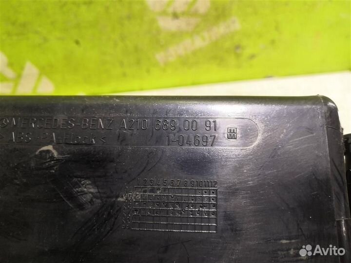 Бардачок Мерседес Бенз 210 Е-класс