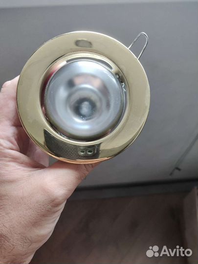 Светильник встраиваемый потолочный