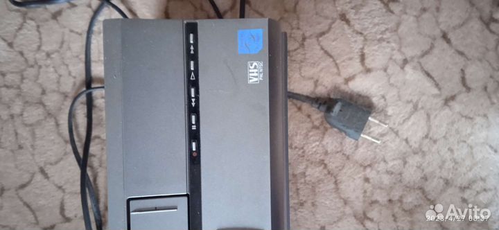 Видеомагнитофон кассетный