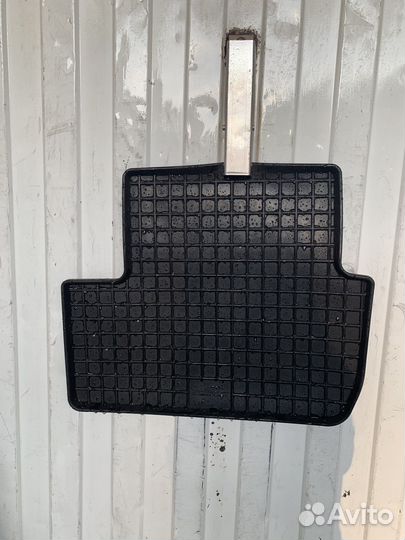 Автомобильные коврики резиновые