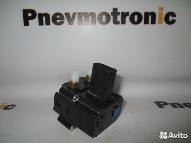 Блок клапанов пневмоподвески BMW X6 E71