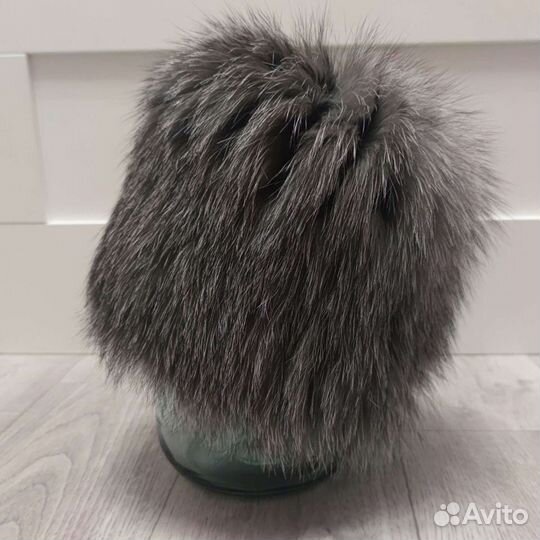 Шапка из чернобурки на вязанной основе новая