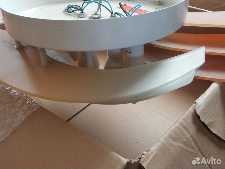 Люстра потолочная бу в отличном состоянии