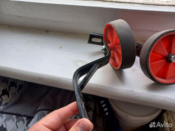 Маленькие колеса к детскому велосипеду
