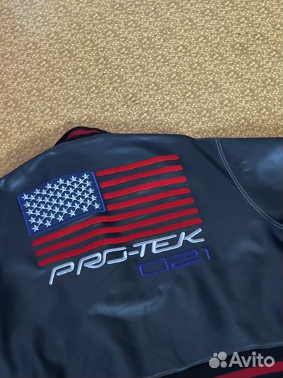 Кожаный бомбер с амерекнским флагом