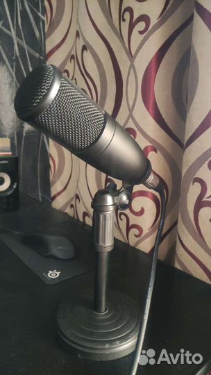 Микрофон AKG P120