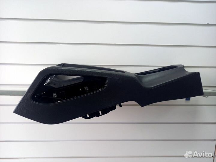 Центральная консоль передняя часть golf-V новая