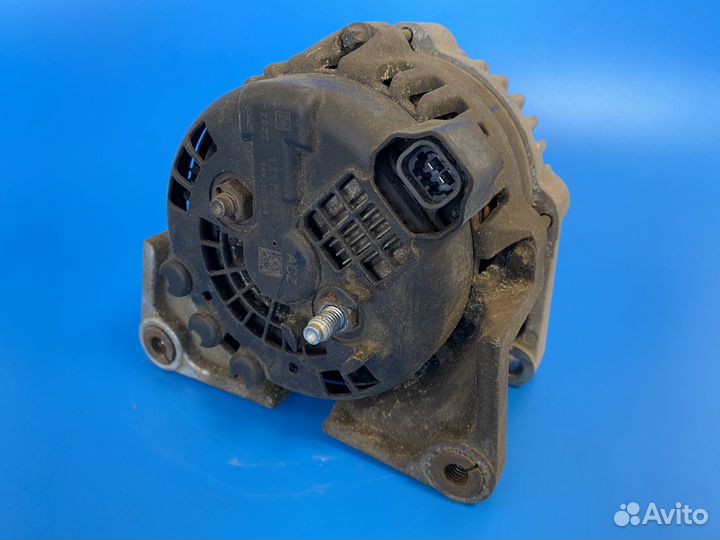 Генератор Opel Astra J P10 A16XER 2010 (б/у)