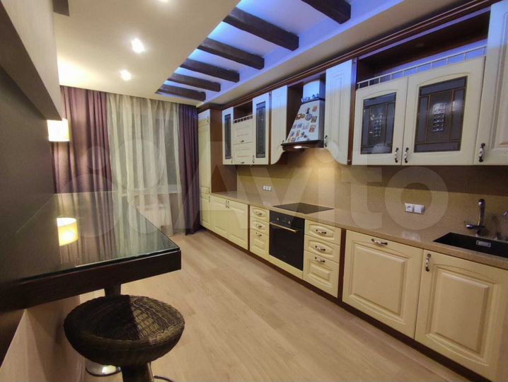 3-к. квартира, 100 м², 13/16 эт.