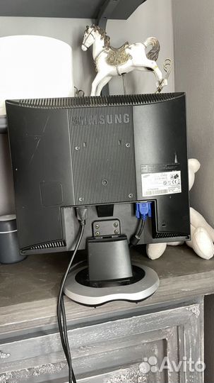 Телевизор, манитор 22