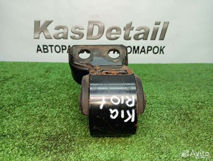 Подушка двигателя Kia Rio 1