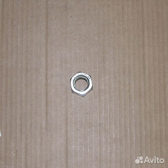 Гайка М 20*1,5-6Н (Н22 S32) стремянки перед (кмд)