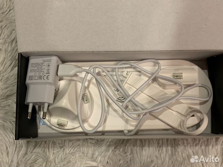 Беспроводная зарядка 4 в 1