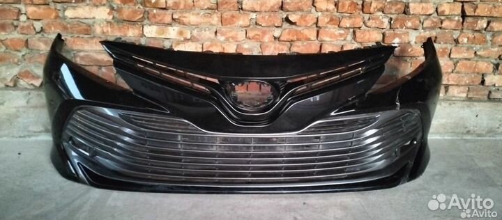 Передний бампер на Камри V70 в цвете 218
